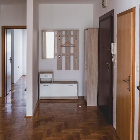 Helles 3 Schlafzimmer Apartment Zwischen Zagreb Zentrum & Natur Экстерьер фото