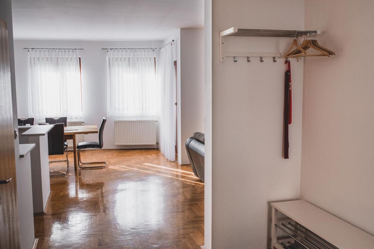 Helles 3 Schlafzimmer Apartment Zwischen Zagreb Zentrum & Natur Экстерьер фото